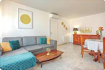 Gîte pour 4 personnes, avec balcon dans Plage Beau Rivage Saint Raphael