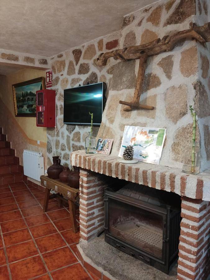 Casa rural para 12 personas, con jardín y vistas en Navaluenga - 2