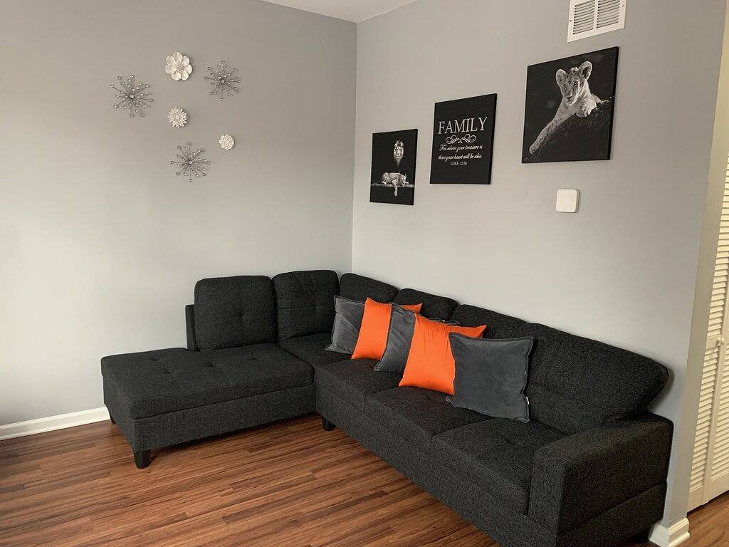 Comfy 4 bedroom Apartment in the center of Chicago! 15 mins from Downtown! in Chicago, Cook County