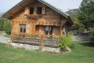 Maison de campagne pour 6 personnes, avec balcon et jardin à Chorges