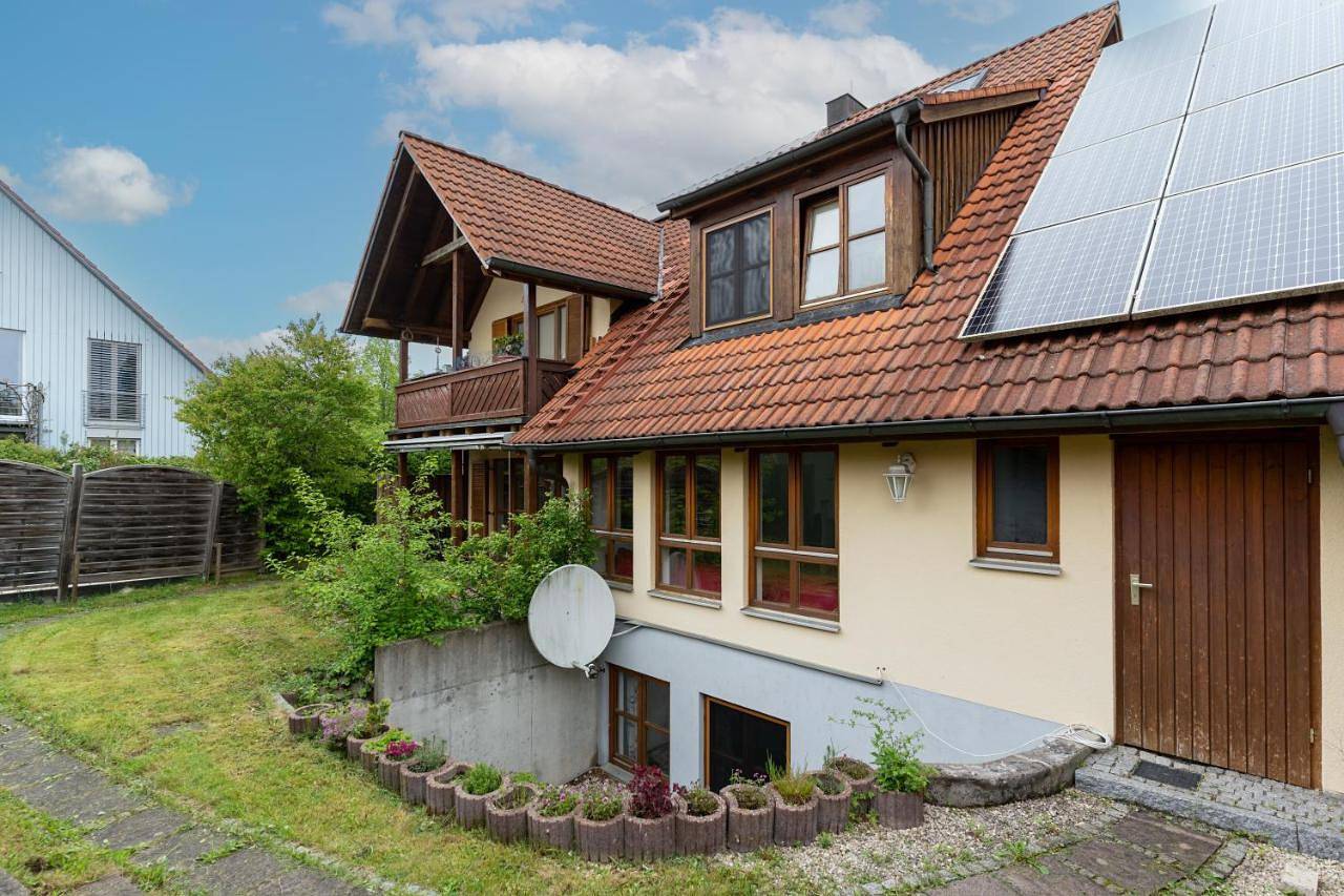 Ganze Wohnung, Two-Bedroom Apartment in Finning, Ammersee