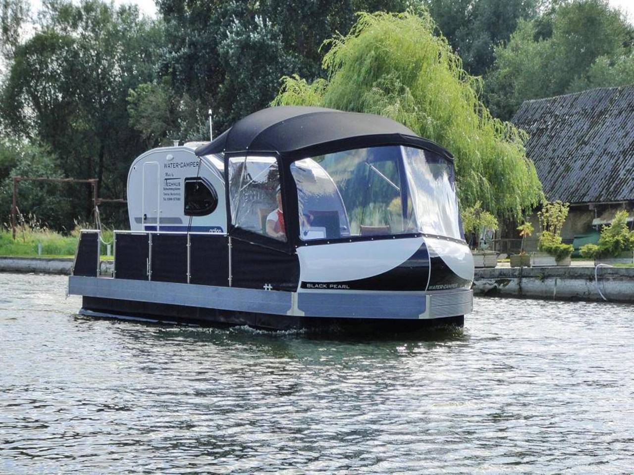 Hausboot auf der Peene, Demmin in Demmin, Mecklenburgische Seenplatte