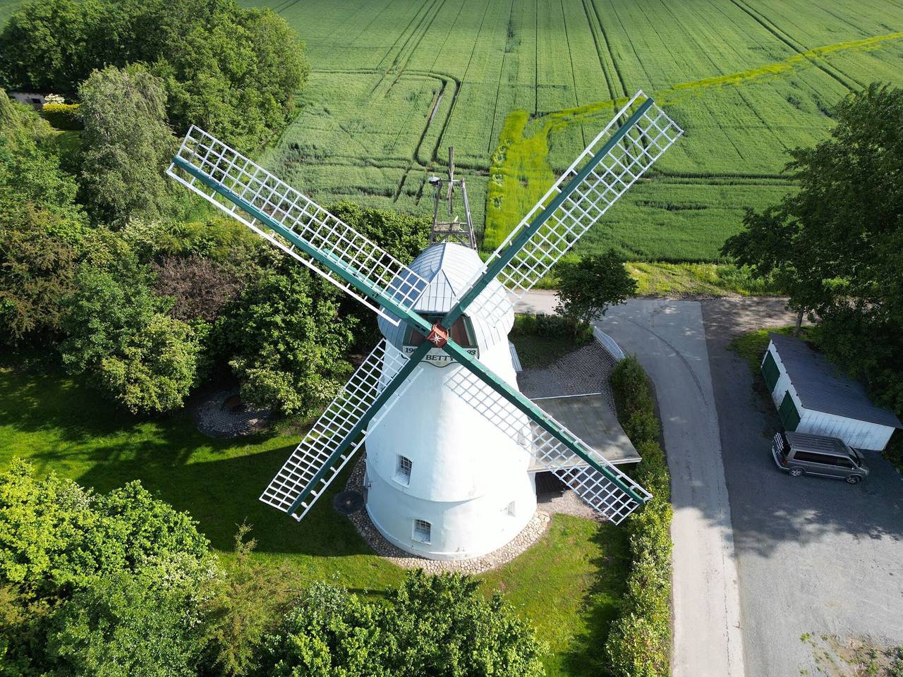 Ferienhaus 'Windmühle Betty an der Nordsee' mit privater Terrasse, privatem Garten und Wlan in Cuxhaven, Cuxland