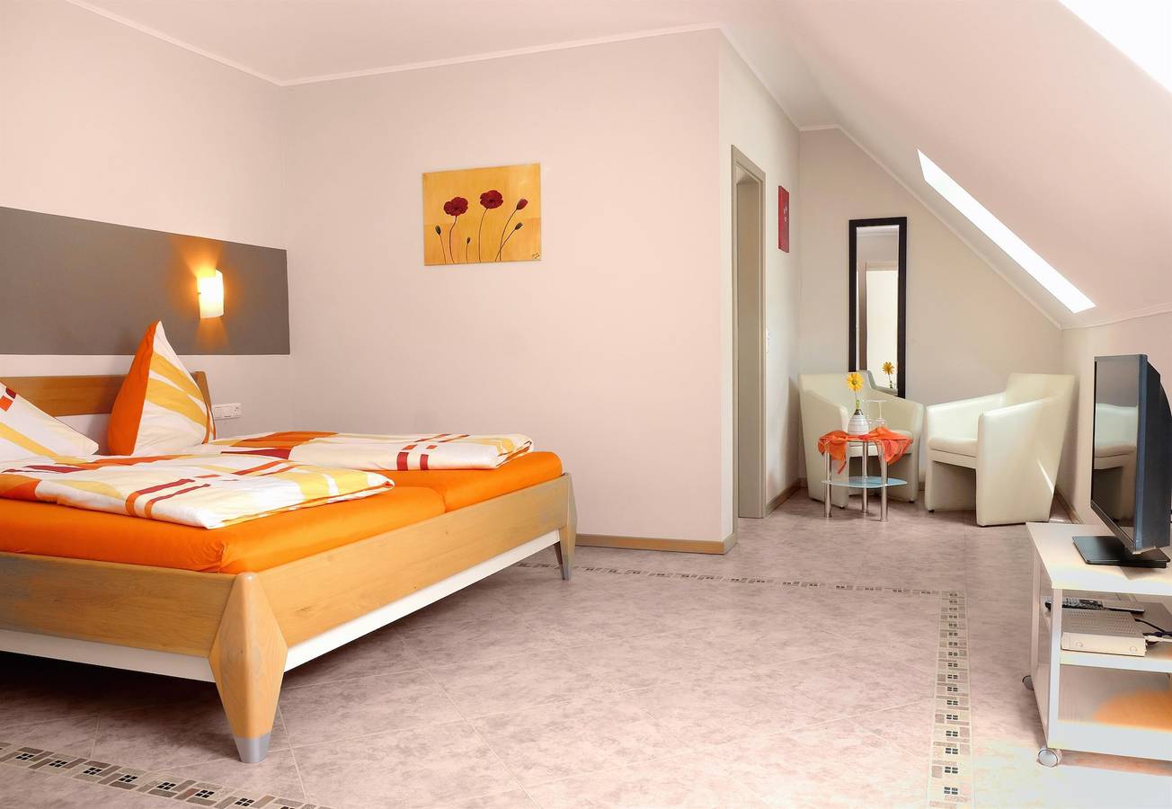 Ganze Ferienwohnung, Nr. 2  4-Bettwohnung  behindertengerecht in Fell, Moseleifel