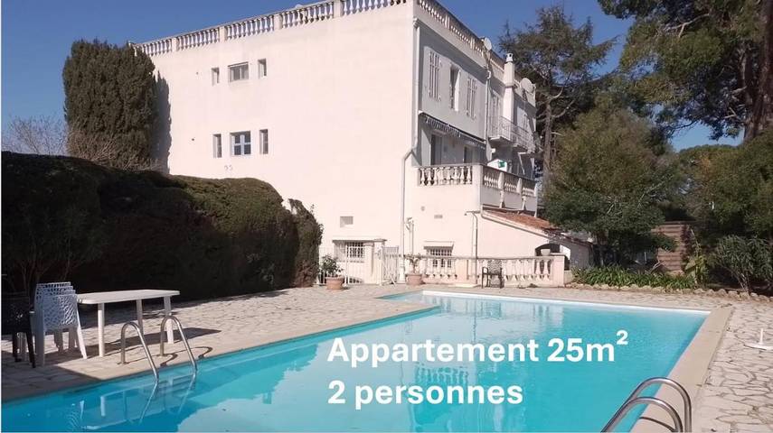 Appartement de vacances pour 2 personnes, avec terrasse ainsi que piscine et vue