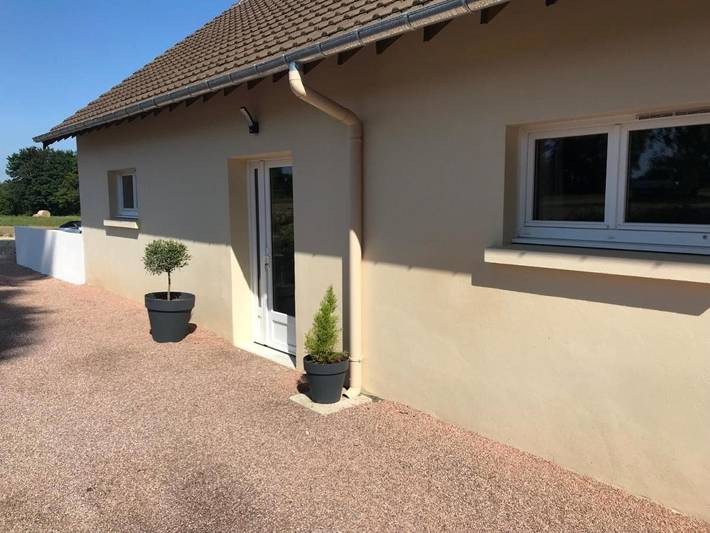 Location de vacances pour 6 personnes, avec jardin et piscine ainsi que vue et terrasse à Petiville - 4