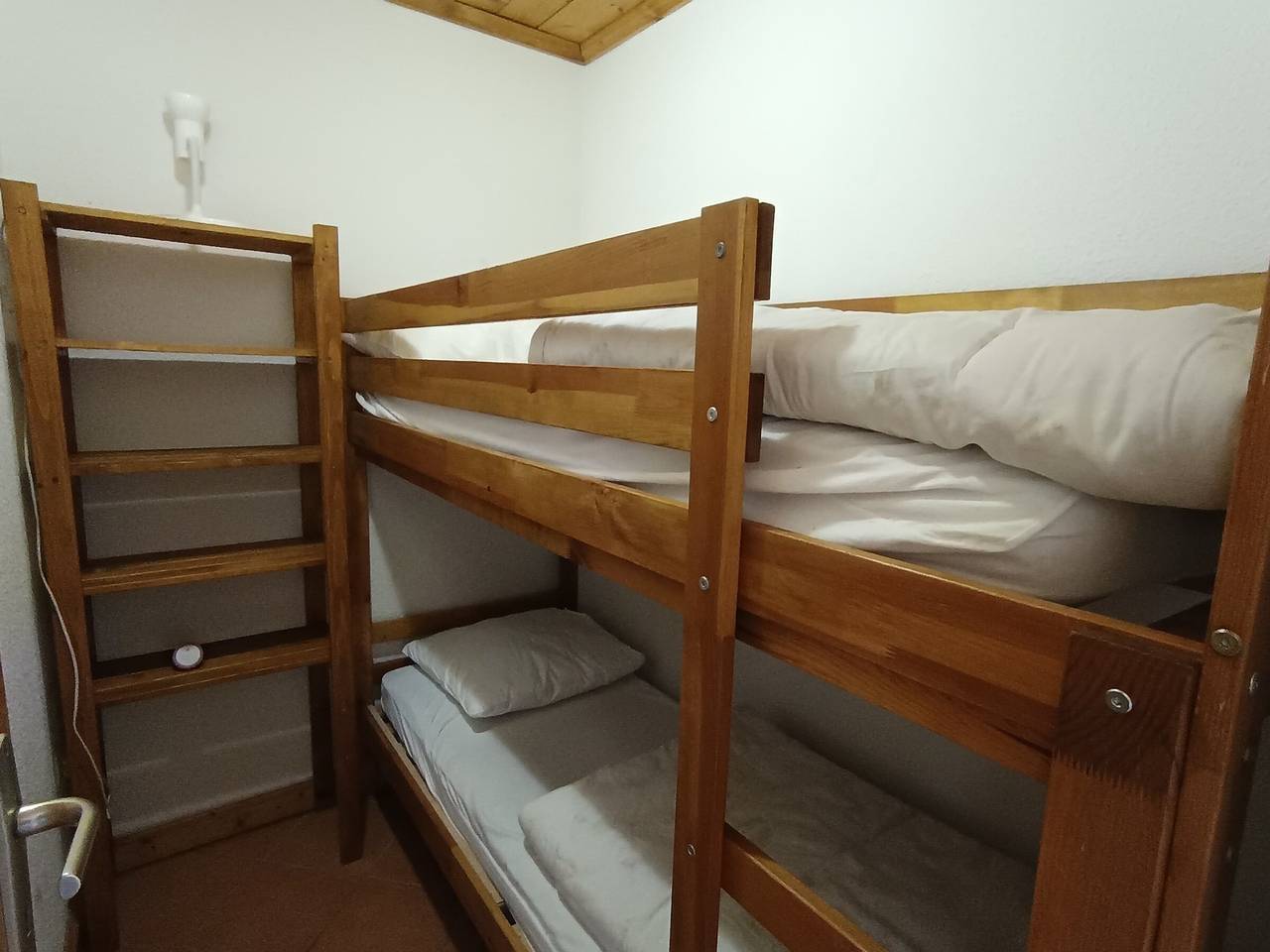 Appartement entier, Proche des pistes ! Appartement 6 pers avec parking, animaux acceptés in Montgenèvre, Région de Briançon