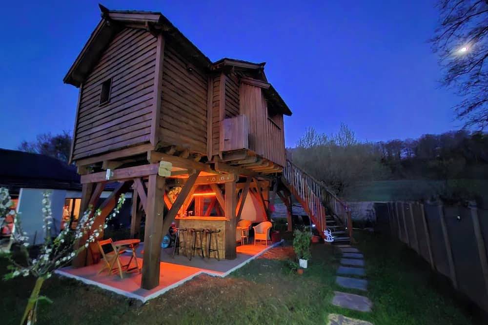 The perched bathhouse in Región de Altkirch
