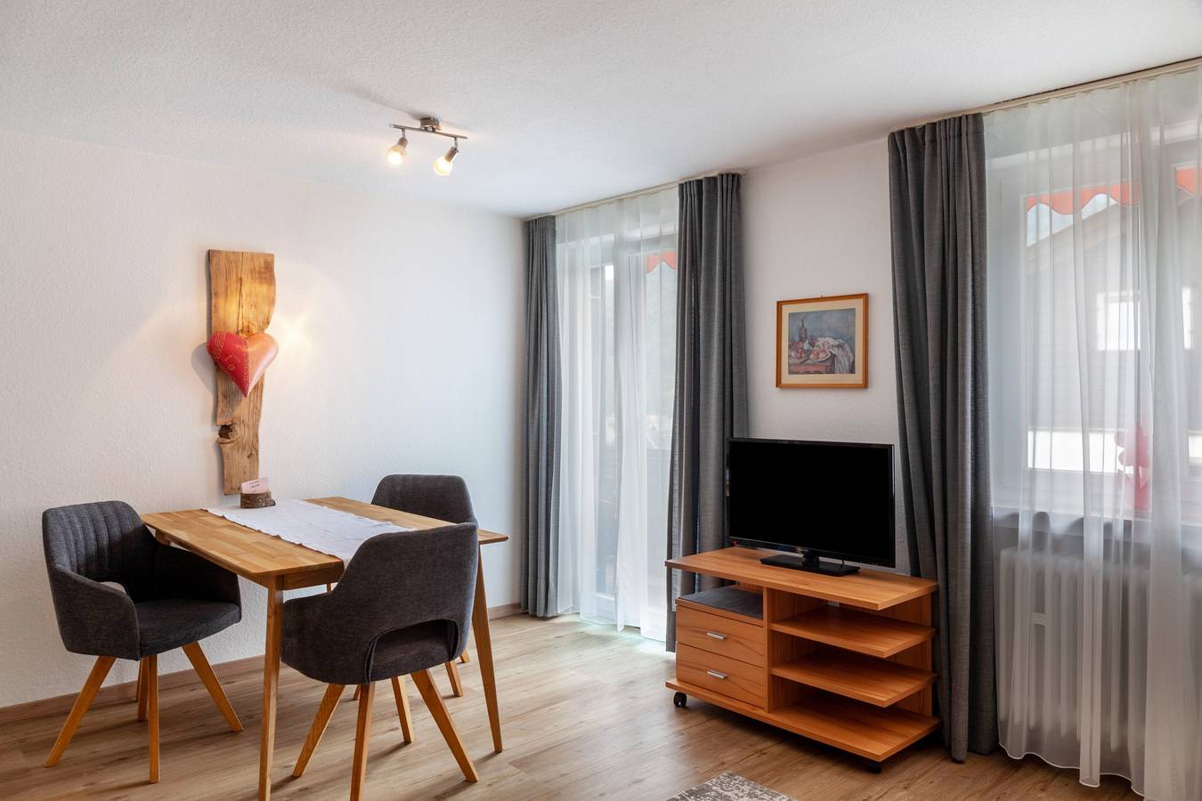 Entire apartment, Apartment 'Haus Latschenhang 4 Ederkanzel' with Mountain View, Balcony and Wi-Fi in Mittenwald, Bavarian Alps