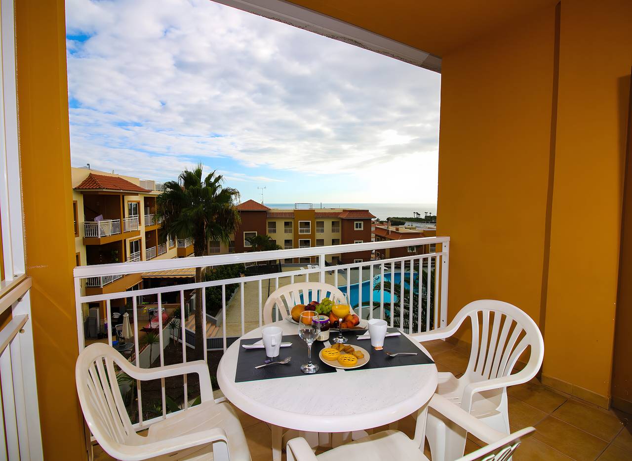 Entire apartment, Callao Penthouse for Holidays with Balcony and Wi-Fi in Callao Salvaje, Adeje
