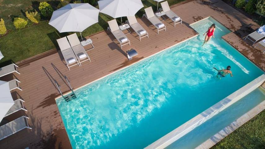 Appartamento per 3 persone, con giardino e piscina nonché panorama e sauna, con animali domestici in Neive