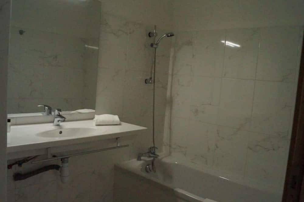 Apartamento entero, T2 vue baie in Macinaggio, Rogliano