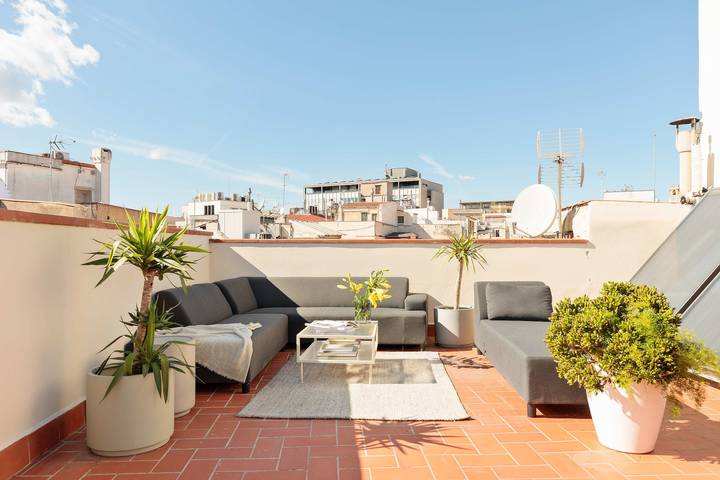 Ganze Wohnung, Ferienwohnung für 7 Personen mit Garten in Barcelona Zentrum, Barcelona