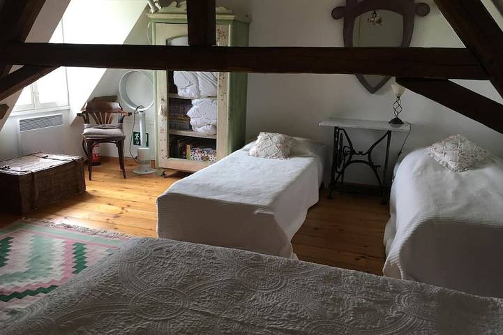 Gîte pour 5 personnes, avec piscine ainsi que terrasse et jardin à Ocquerre - 3