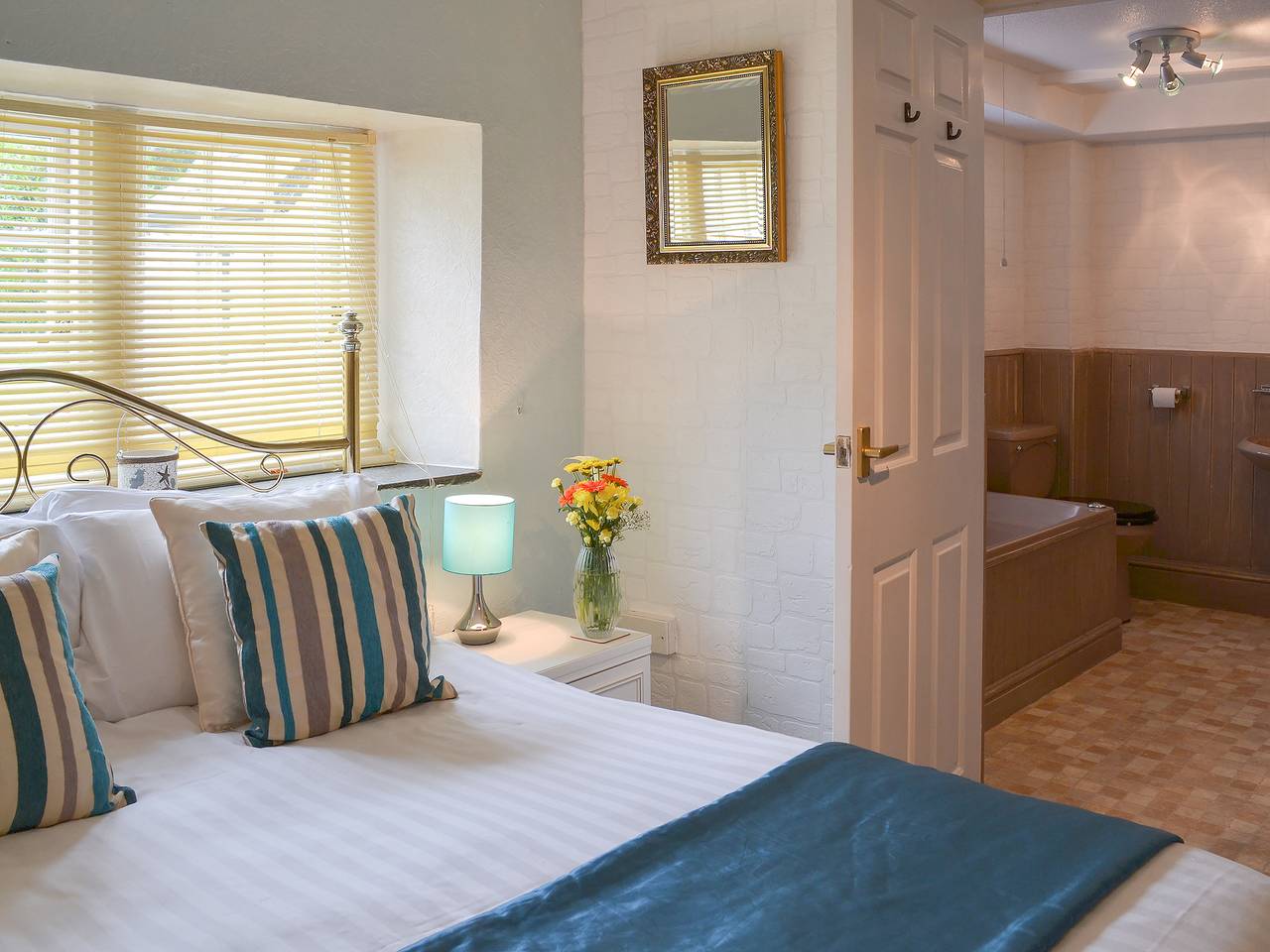 Rosecraddoc Manor - Natalie Jane in Cornwall