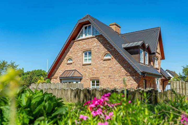 Ferienhaus für 6 Personen, mit Balkon/Terrasse und Terrasse sowie Garten in Munkmarsch