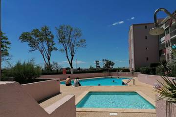 Gîte pour 2 personnes, avec piscine dans Aqualand (Cap d'Agde)