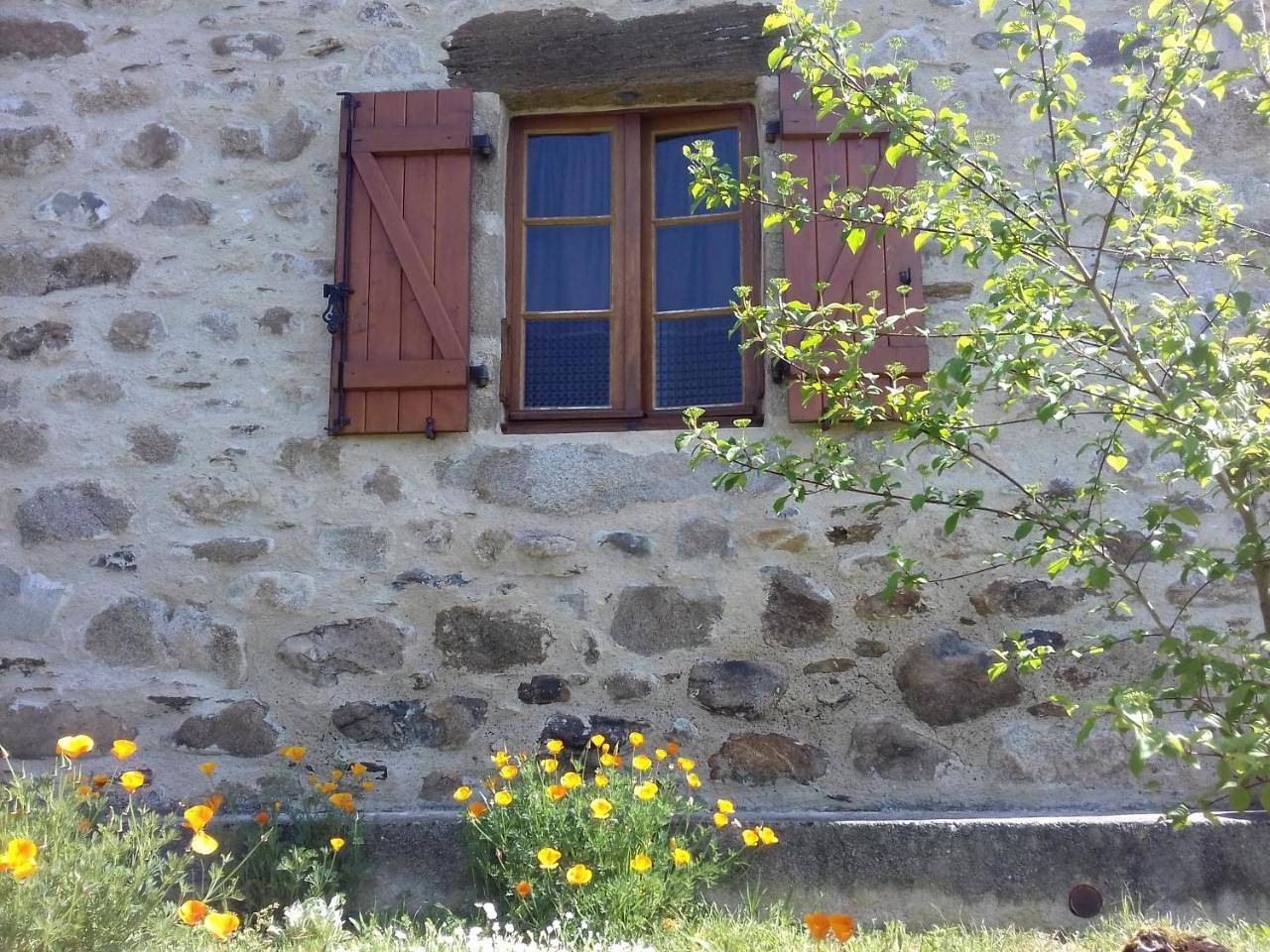 Double Room with Private Bathroom in Latouille-Lentillac, Lot