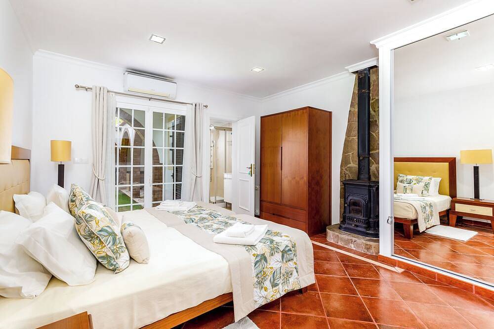 Atemberaubende -Villa mit Pool, Gehentfernung zum Strand & nahe Golfplätzen in Manta Rota, Parque Natural da Ria Formosa