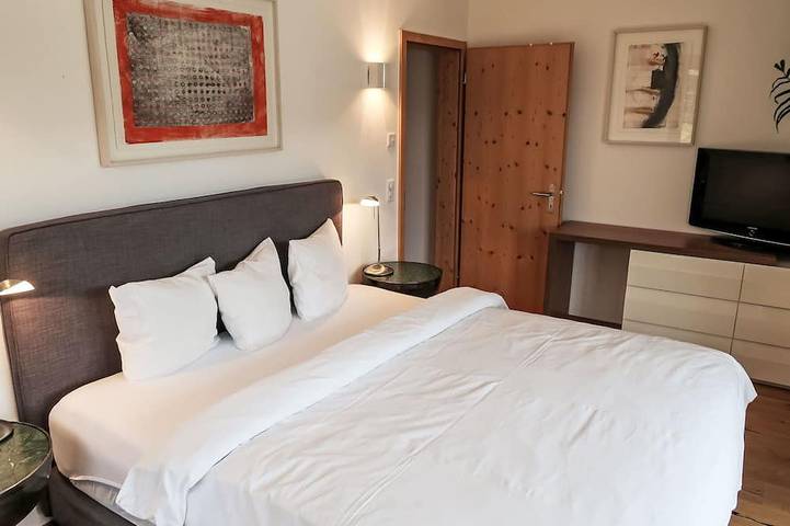 Chalet für 8 Personen, mit Sauna und Pool sowie Balkon in Laax - 2