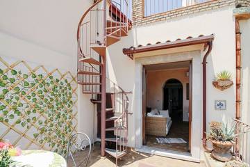 Apartment for 2 People in Taormina, Messina Province, Photo 2