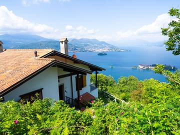 Ferienhaus für 8 Personen, mit Terrasse und Garten sowie Seeblick, mit Haustier in Comune di Stresa