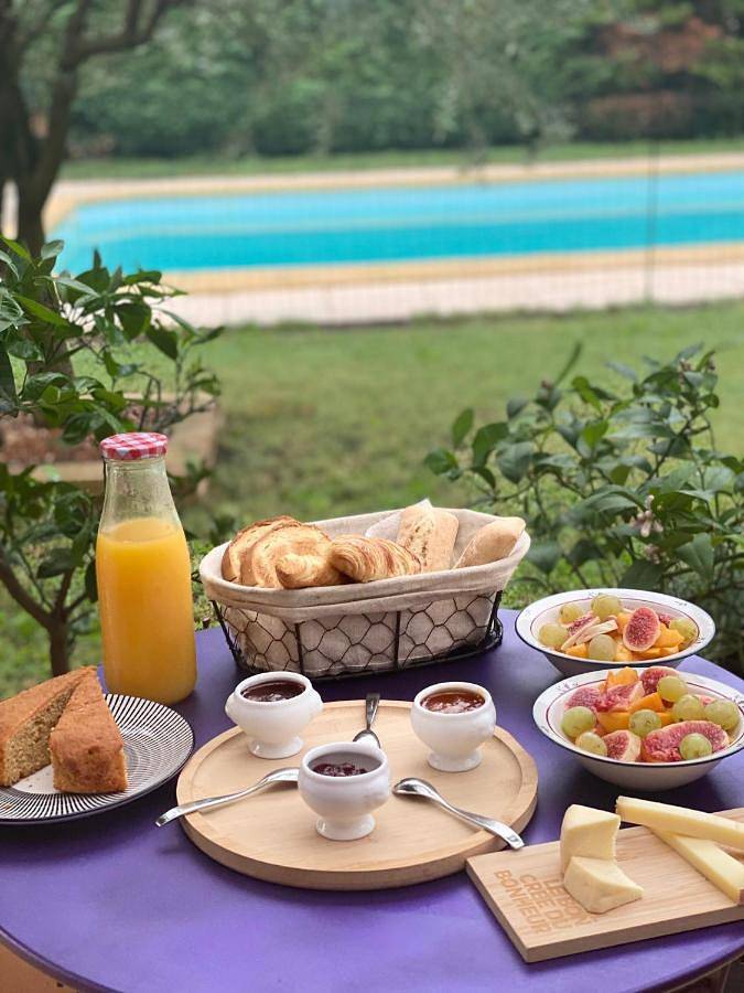 Location de vacances pour 2 personnes, avec jacuzzi ainsi que jardin et piscine à Bollène - 2