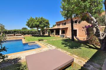 Villa in Santa Maria del Cami, Majorca Center für 8 