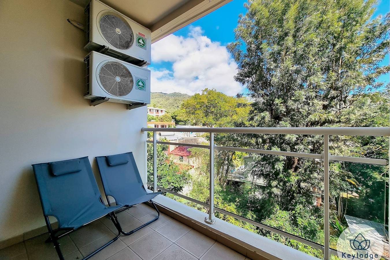 Entire apartment, La Corbeilloise - Balcon - Parking in Saint-Denis, La Réunion