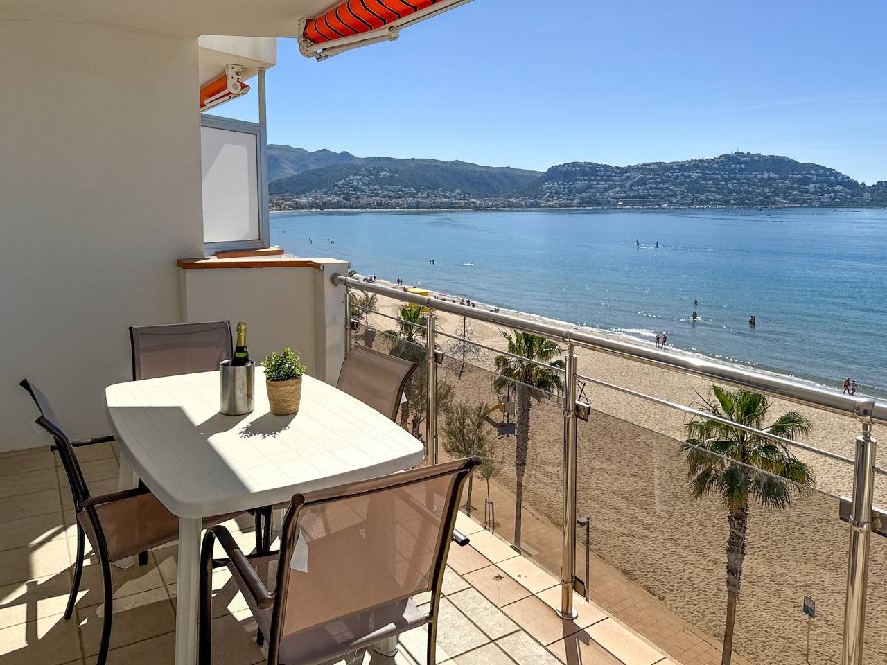 Appartamento intero, Appartamento vacanze per 4 persone con terrazza in Platja de Sant Margarida (Roses), Roses