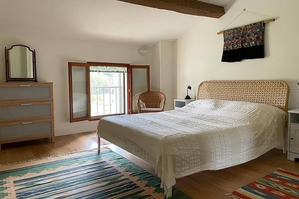 'La Rêve' Spacious & stylish holiday house in Roquebrun in Roquebrun, Béziers region