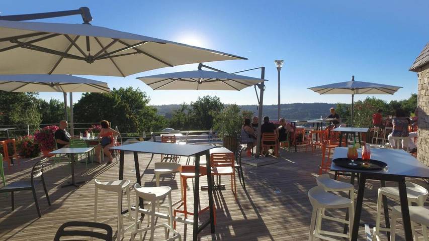 Parc de vacances pour 2 personnes, avec piscine et sauna ainsi que terrasse et jardin, animaux acceptés dans l' Aveyron - 4