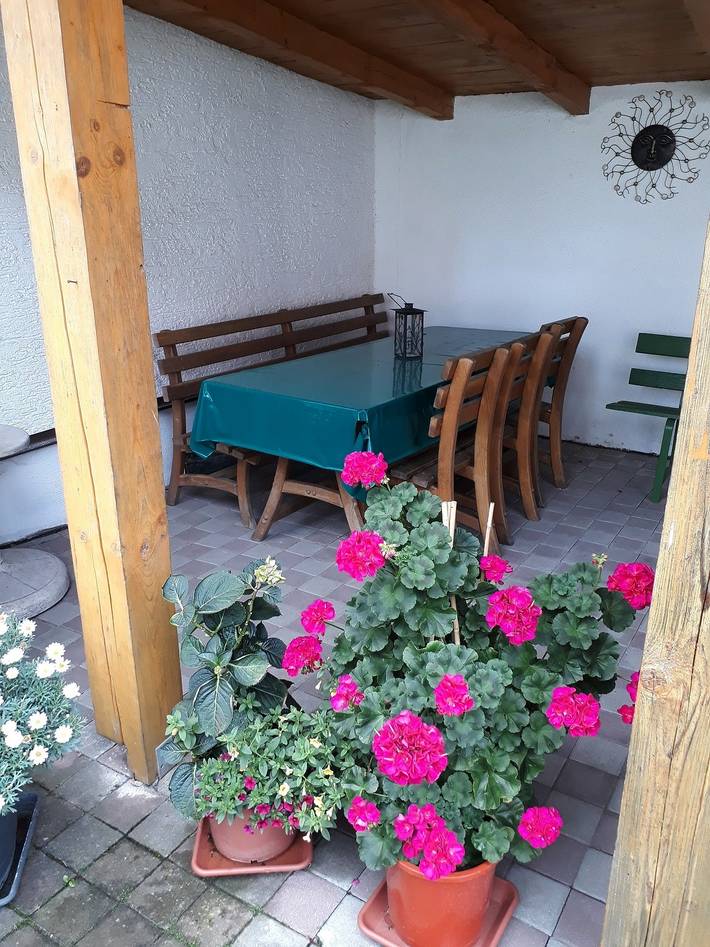 Ganze Wohnung, Ferienwohnung Deuerling - Ferienwohnung 1 (40qm) mit Wlan und Gartenlaube in Steinwiesen, Landkreis Kronach