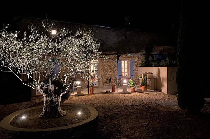 Hôtel pour 4 personnes, avec piscine et jardin à Salindres