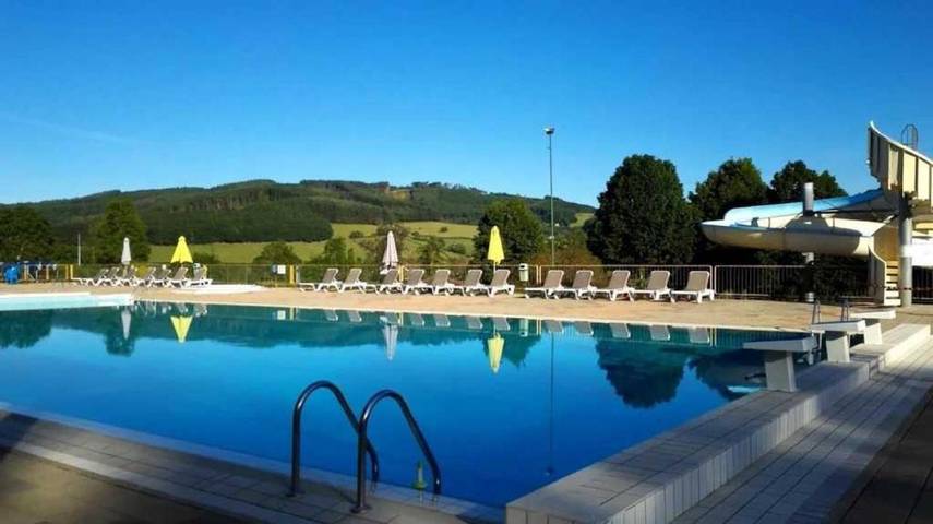 Mobil home pour 5 personnes, avec terrasse à Matour - 3