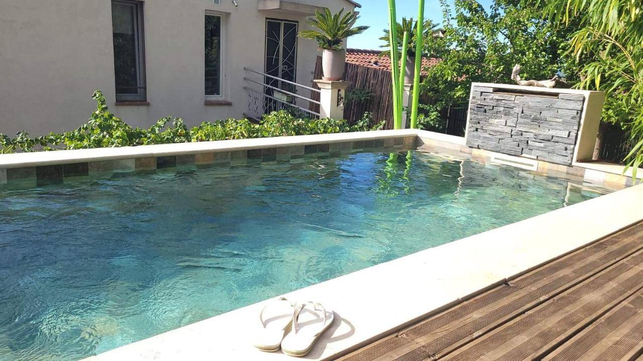 Appartement entier, Logement de charme avec jacuzzi et piscine in Carnoules, Côte méditerranéenne (France)