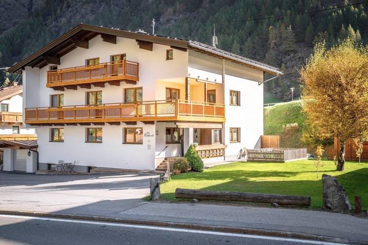 Ferienhaus für 3 Personen, mit Terrasse und Garten sowie Ausblick in Zwieselstein