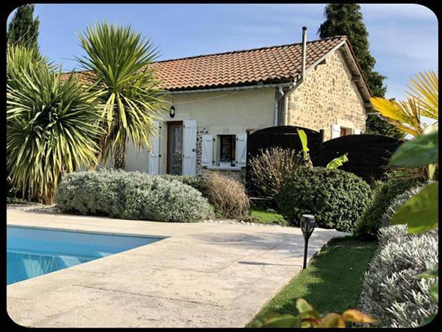 Le gîte de Lou - Piscine privative et massages Bien-être in Mazerolles, Charente