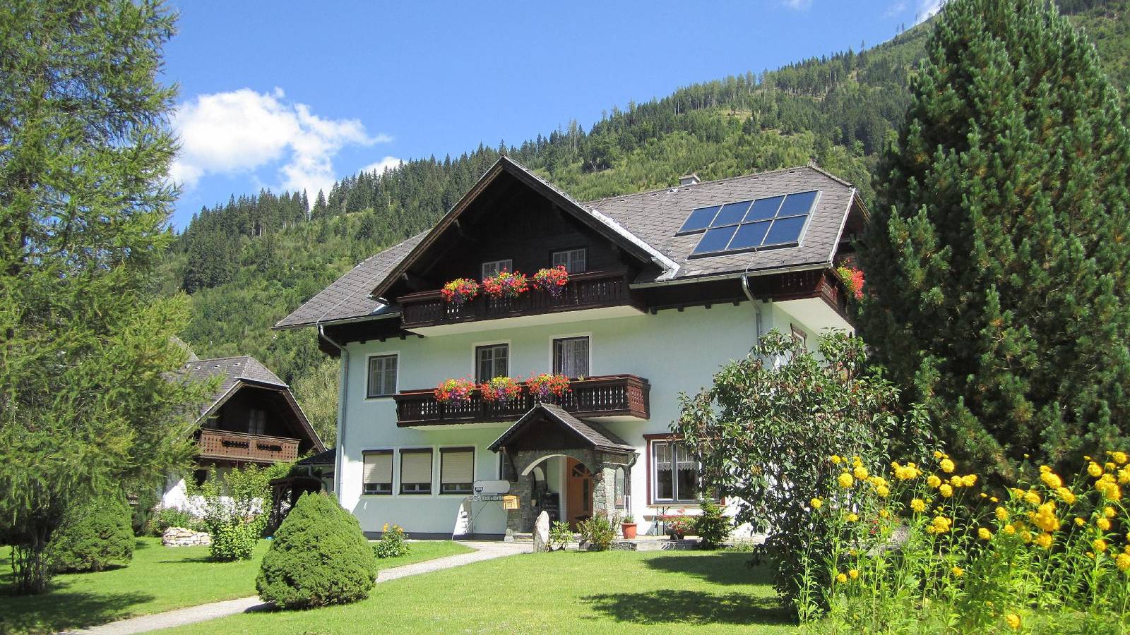 Entire holiday apartment, Holiday flat no. 2 Hochjoch in Irdning-Donnersbachtal, Tauern mountains