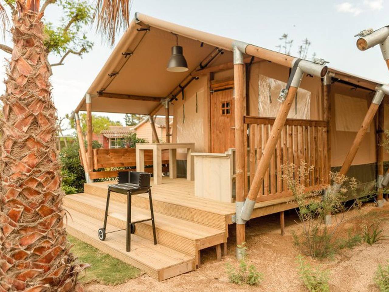Bungaló de lona con terraza para 2 personas in Platja de la Conca (Malgrat de Mar), Malgrat de Mar