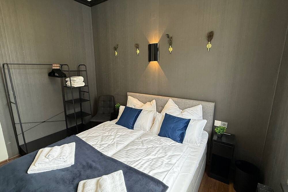 Ganze Wohnung, Kings & Queens - 2Sz - Whirlpool - Garten - Grill - Paarkplatz in Dudenhofen, Rheinebene