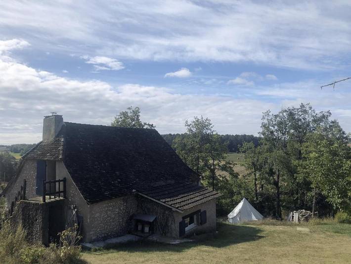 Gîte pour 4 personnes, avec vue et jardin, animaux acceptés à Milhac-d'Auberoche