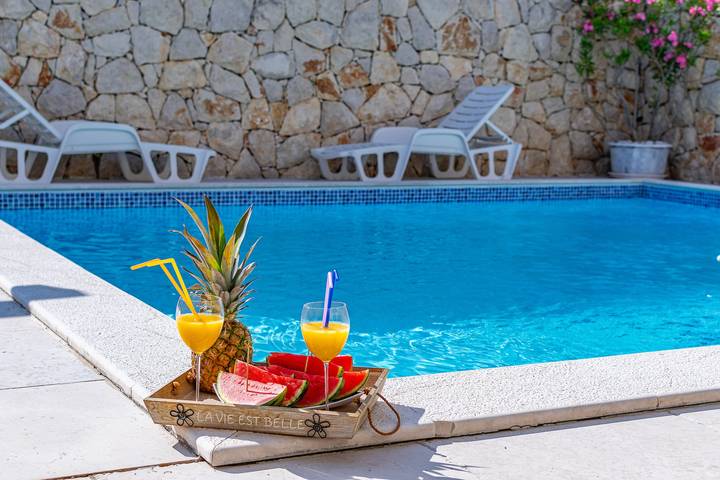 Ferienwohnung für 3 Personen, mit Pool und Sauna sowie Balkon/Terrasse in Novi Vinodolski