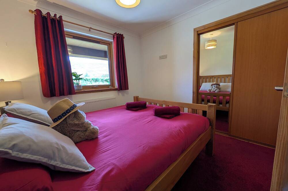 Stunning modern spacious 2 bedroom cottage in heart of the highlands - Loch Ness in Fort Augustus, Highlands