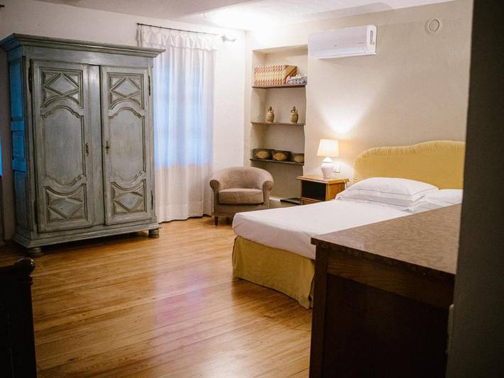 Gîte pour 2 personnes, avec jacuzzi ainsi que piscine et jardin, adapté aux familles à Nizza Monferrato - 3