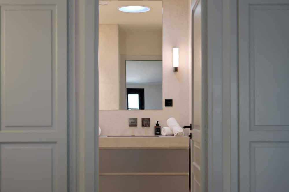 Charming country house in Entrecasteaux, 200 m from the village-Private pool-9 persons in Entrecasteaux, Brignoles region