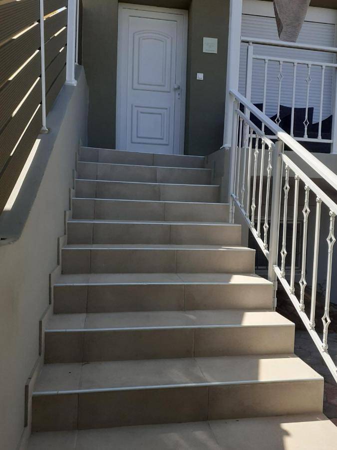 Appartement entier, Apartment with Balcony in Région d'Iraklio-Héraklion