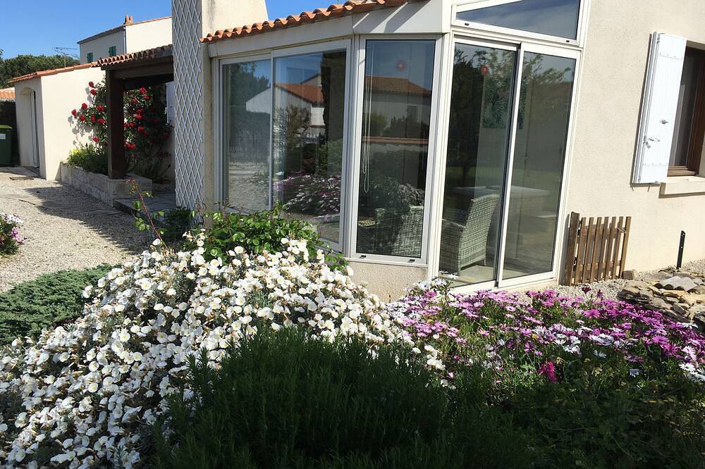 Maison au calme dans une impasse privée à 150m de la plage. in Saint-Denis-d'Oléron, Côte de Beauté