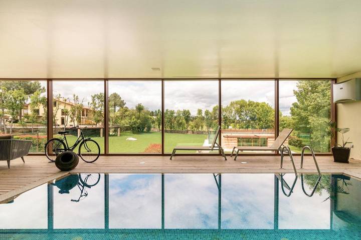 Casa de férias para 5 pessoas, com jardim e piscina e ainda terraço and jacuzzi em Chaves