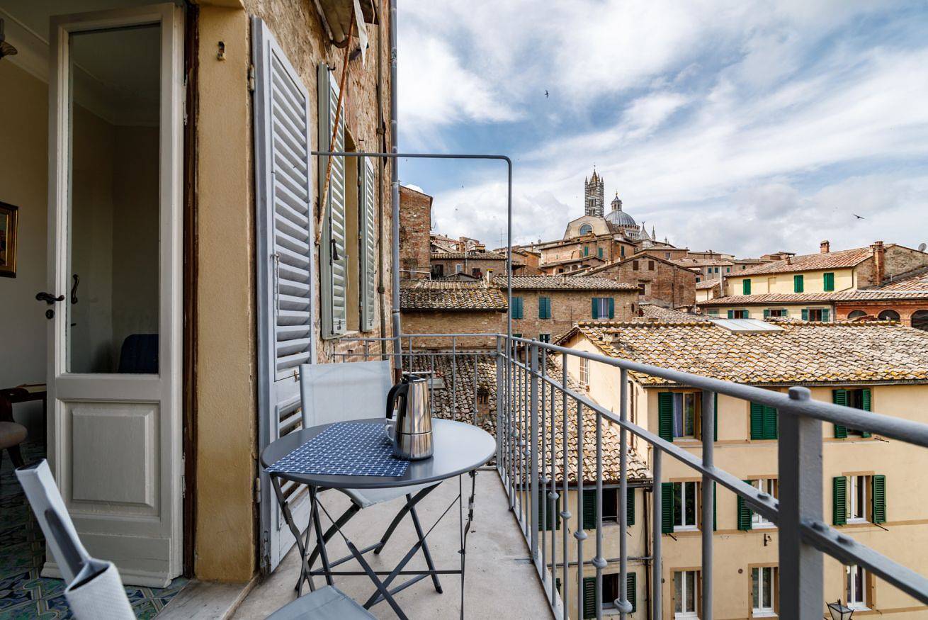 Appartement entier, Siena Apt w/ Stunning Church of San Domenico View in Sienne, Province de Sienne